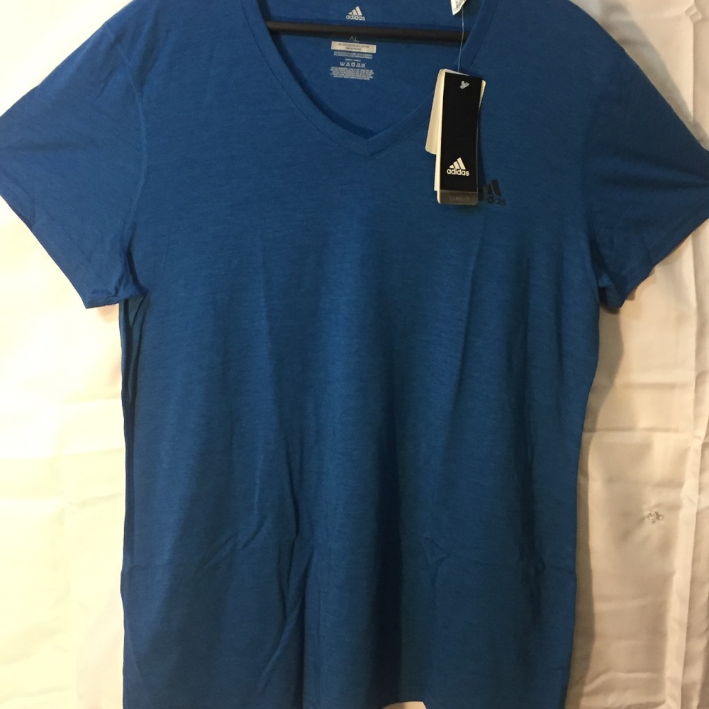 V-nick t-shirt - Picture 2 of 3